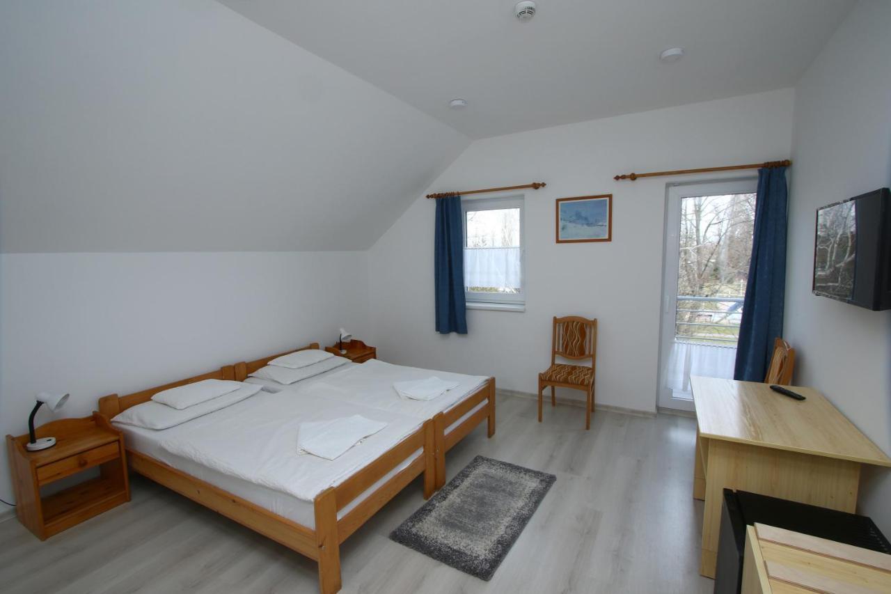 Hotel Aqua Komárom Εξωτερικό φωτογραφία