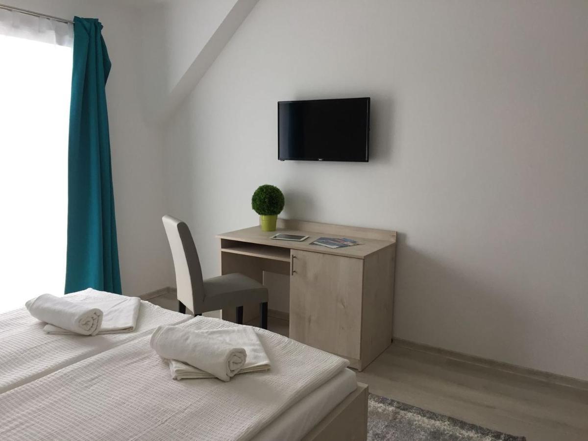 Hotel Aqua Komárom Εξωτερικό φωτογραφία